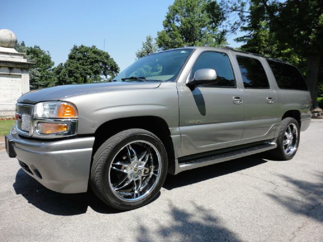 2005 GMC Yukon XL Quattro 3.0 Convertible