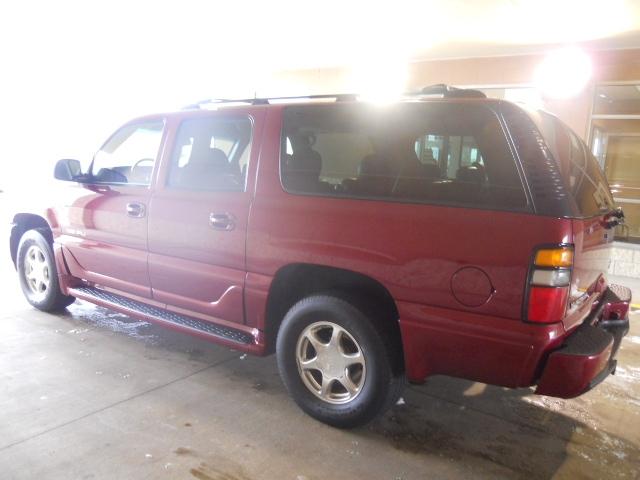 2005 GMC Yukon XL EX Sedan 4D