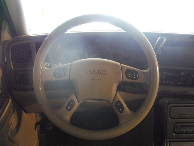 2005 GMC Yukon XL EX Sedan 4D