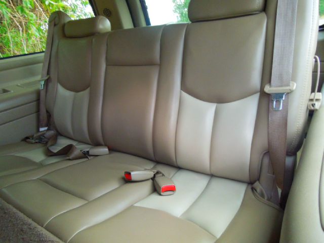 2005 GMC Yukon XL LS 2500hd CREW CAB 4X4 Diesel