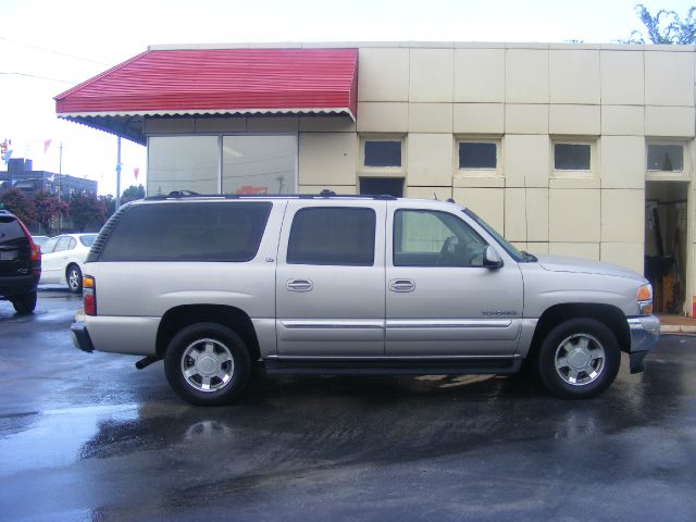 2005 GMC Yukon XL C350 4dr Sdn 3.5L Sport RWD Sedan