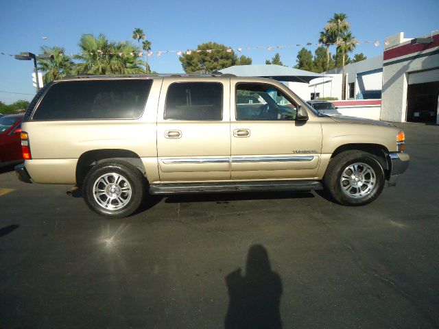 2005 GMC Yukon XL Crew Cab Amarillo 4X4