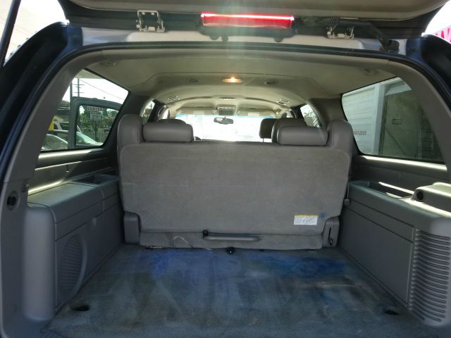 2005 GMC Yukon XL C350 4dr Sdn 3.5L Sport RWD Sedan