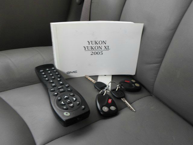 2005 GMC Yukon XL Luxury W/ Navi, Resrearcam