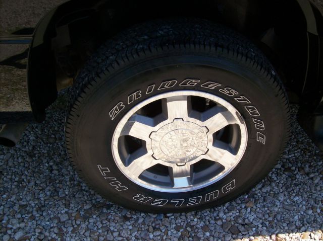 2005 GMC Yukon XL C350 4dr Sdn 3.5L Sport RWD Sedan