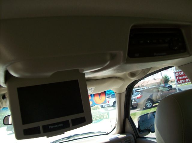 2005 GMC Yukon XL C350 4dr Sdn 3.5L Sport RWD Sedan