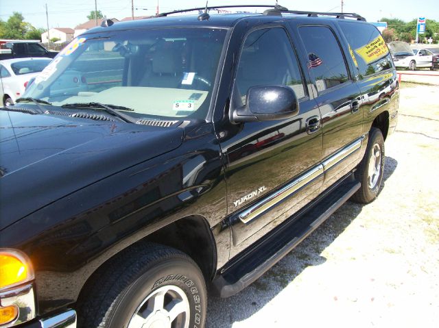 2005 GMC Yukon XL C350 4dr Sdn 3.5L Sport RWD Sedan