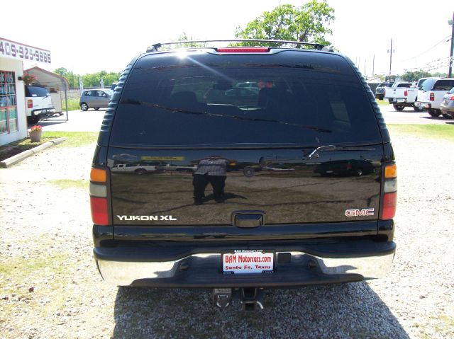 2005 GMC Yukon XL C350 4dr Sdn 3.5L Sport RWD Sedan