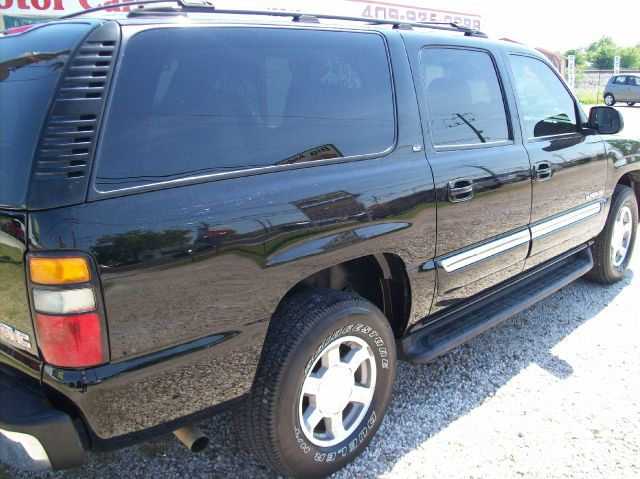 2005 GMC Yukon XL C350 4dr Sdn 3.5L Sport RWD Sedan