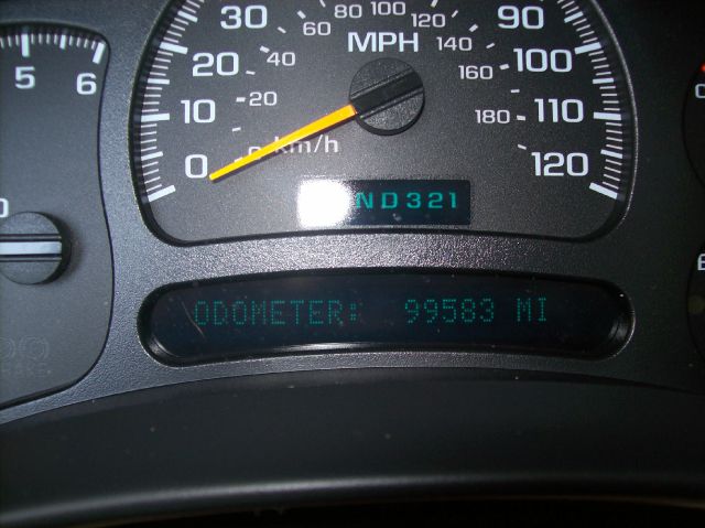 2005 GMC Yukon XL C350 4dr Sdn 3.5L Sport RWD Sedan