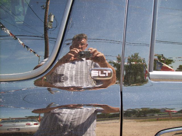 2005 GMC Yukon XL C350 4dr Sdn 3.5L Sport RWD Sedan