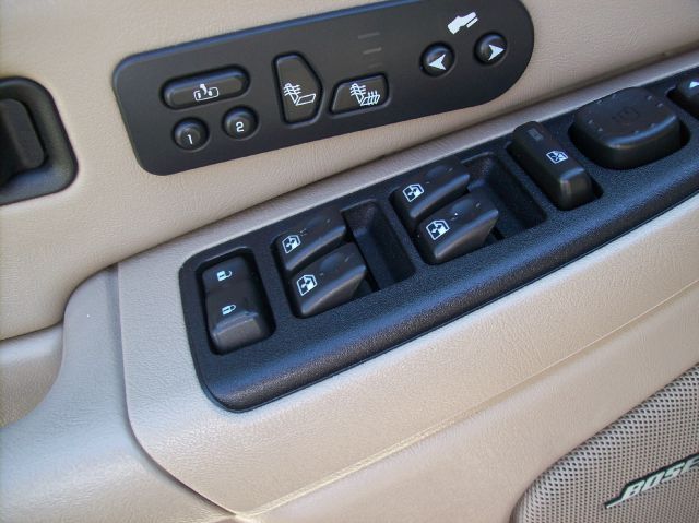 2005 GMC Yukon XL C350 4dr Sdn 3.5L Sport RWD Sedan