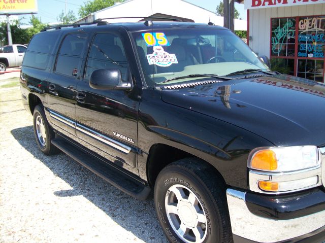 2005 GMC Yukon XL C350 4dr Sdn 3.5L Sport RWD Sedan