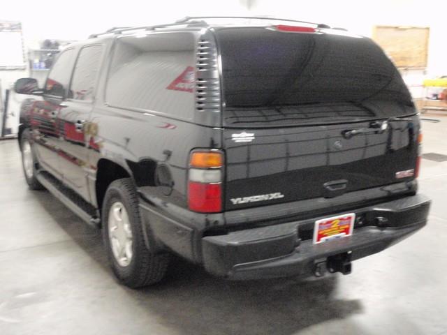 2005 GMC Yukon XL EX Sedan 4D