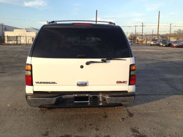 2006 GMC Yukon XL Lariat/ 4 Wheel Drive