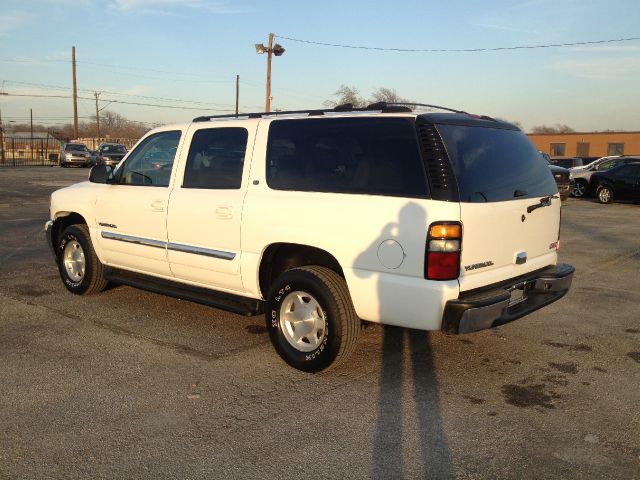 2006 GMC Yukon XL Lariat/ 4 Wheel Drive