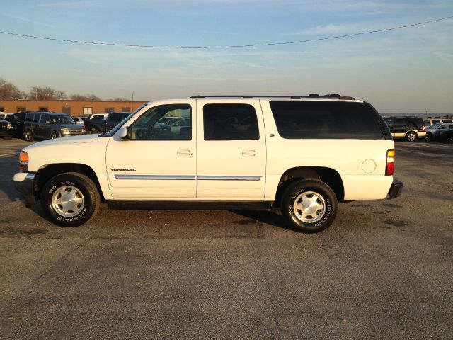 2006 GMC Yukon XL Lariat/ 4 Wheel Drive
