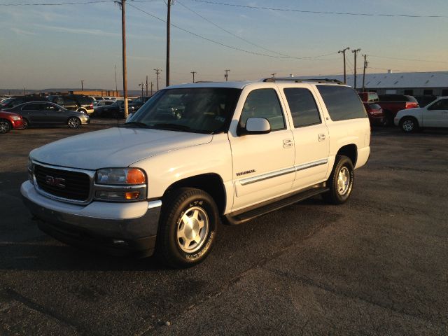 2006 GMC Yukon XL Lariat/ 4 Wheel Drive