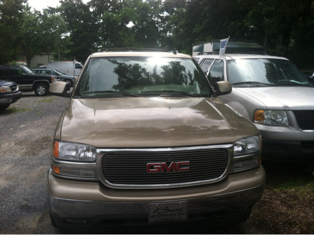 2006 GMC Yukon XL Lariat/ 4 Wheel Drive