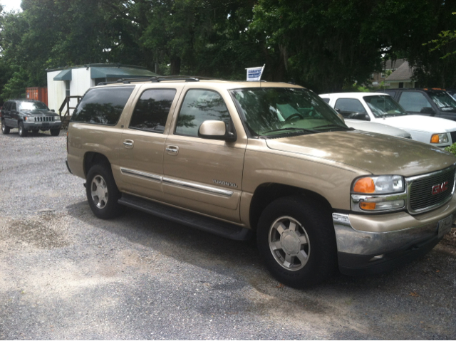 2006 GMC Yukon XL Lariat/ 4 Wheel Drive
