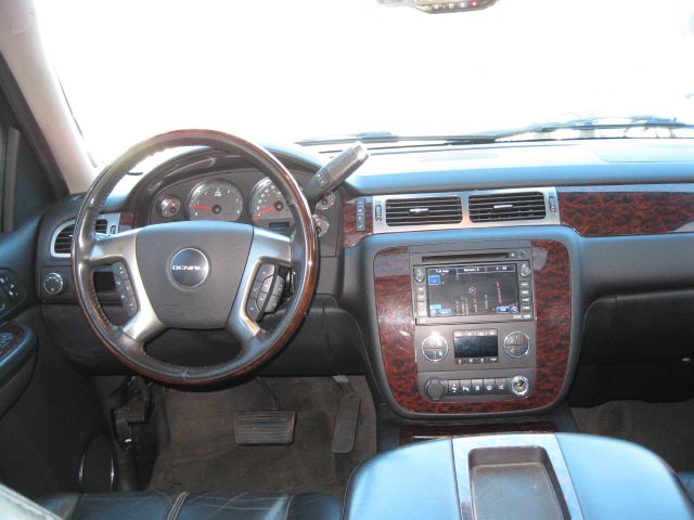 2007 GMC Yukon XL SXT Van