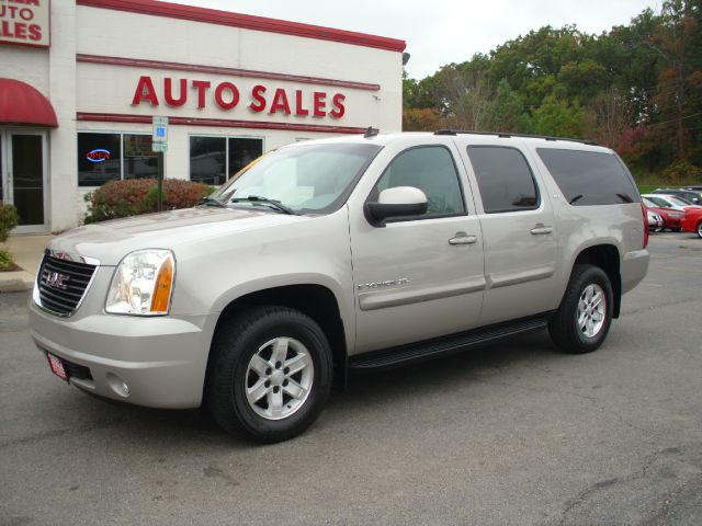 2007 GMC Yukon XL 2006 Mercury