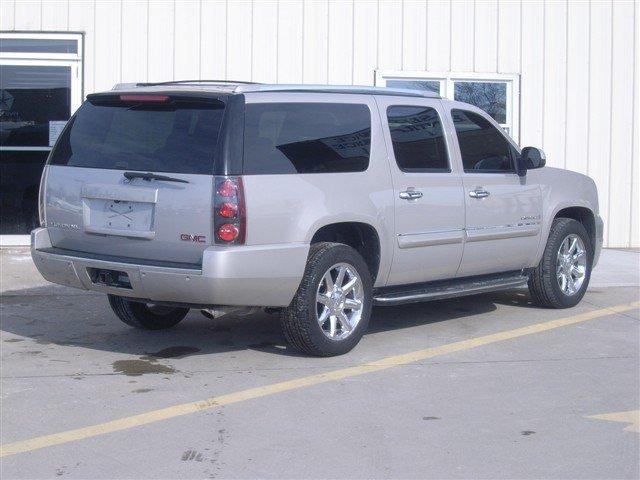 2007 GMC Yukon XL Base