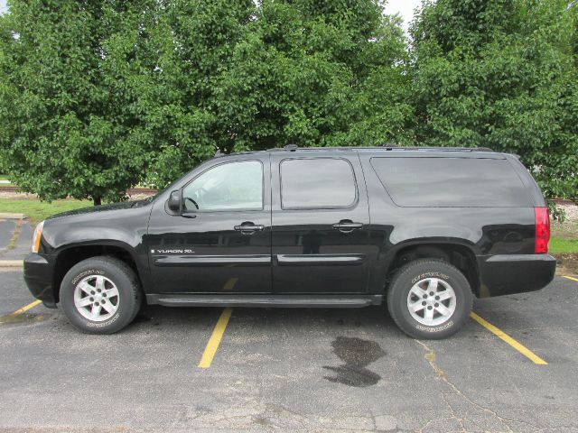 2007 GMC Yukon XL 2006 Mercury