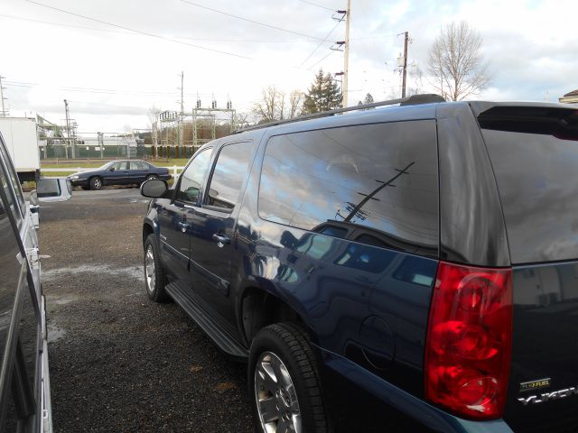 2007 GMC Yukon XL V-12