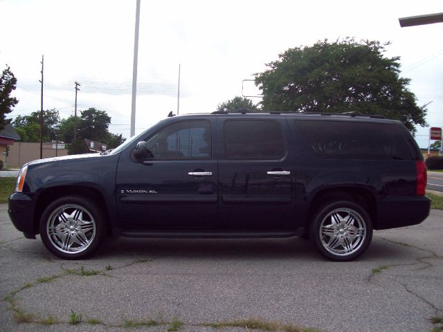 2007 GMC Yukon XL 4dr Ext WB LS Fleet