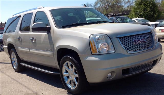 2007 GMC Yukon XL SXT Van