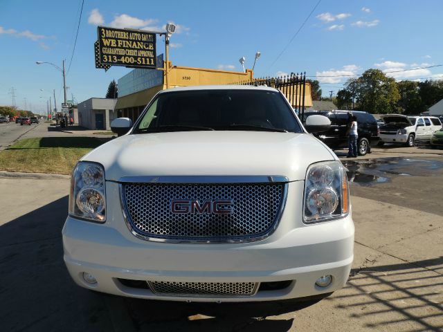 2007 GMC Yukon XL SXT Van