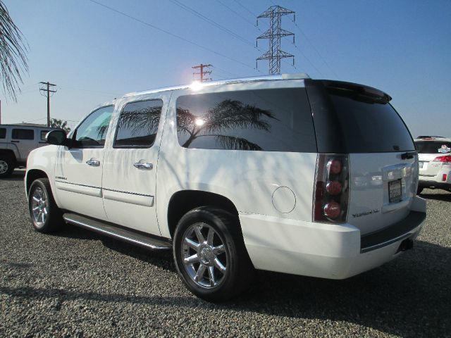 2007 GMC Yukon XL SXT Van