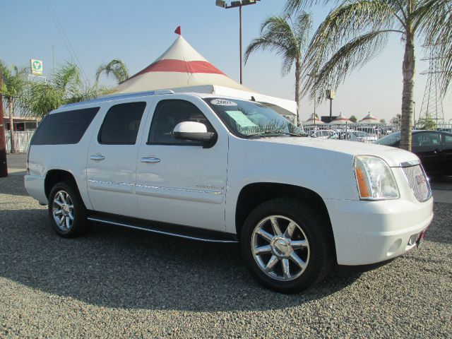 2007 GMC Yukon XL SXT Van