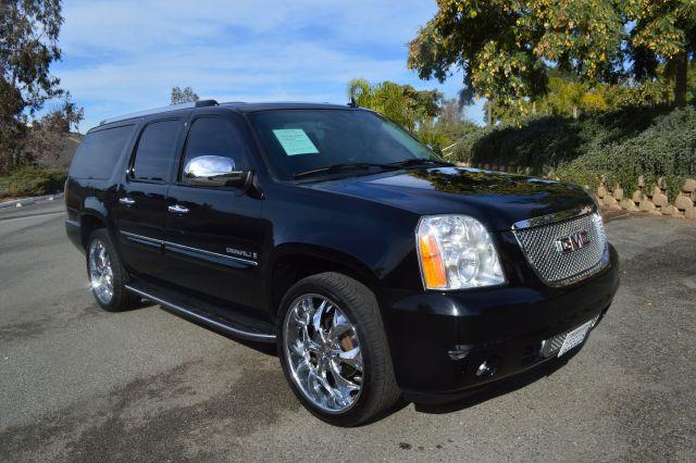 2007 GMC Yukon XL SXT Van