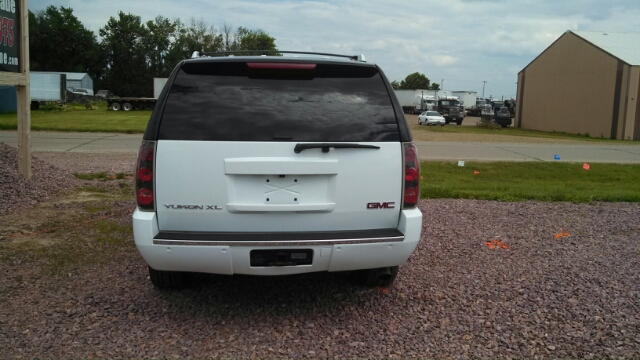 2007 GMC Yukon XL EX Sedan 4D