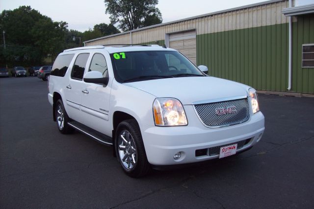 2007 GMC Yukon XL SXT Van