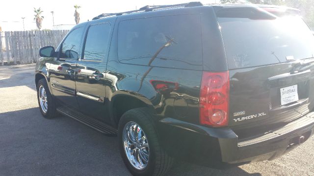 2007 GMC Yukon XL 4dr Ext WB LS Fleet