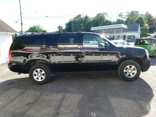 2007 GMC Yukon XL 4dr Sport Sdn Sedan