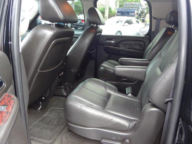 2007 GMC Yukon XL AWD Sedan