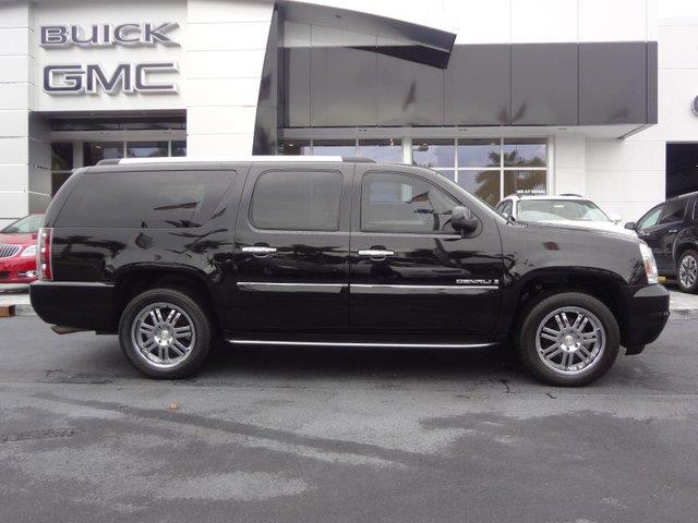 2007 GMC Yukon XL AWD Sedan
