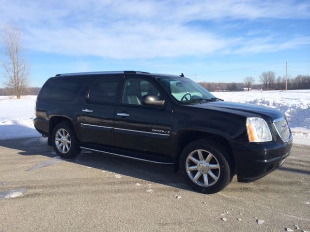 2007 GMC Yukon XL SXT Van