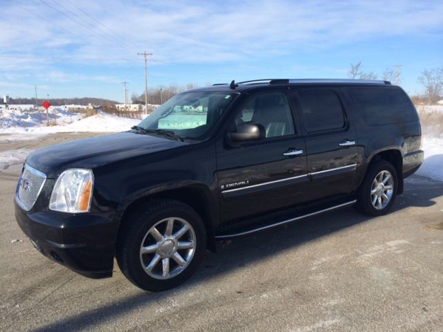 2007 GMC Yukon XL SXT Van