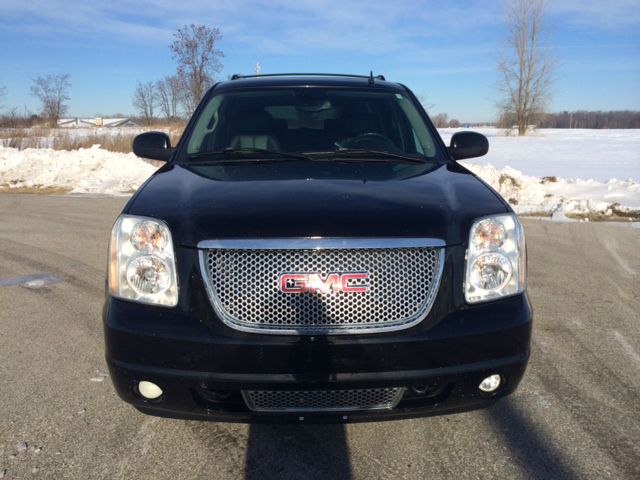 2007 GMC Yukon XL SXT Van