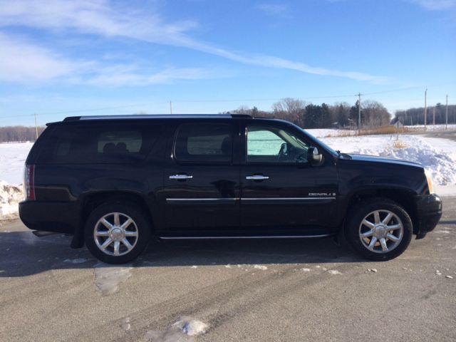 2007 GMC Yukon XL SXT Van