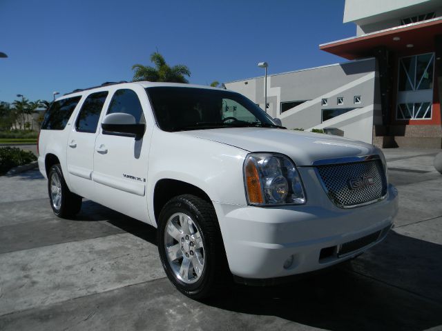 2007 GMC Yukon XL 1.8T S-line AWD