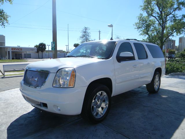 2007 GMC Yukon XL 1.8T S-line AWD