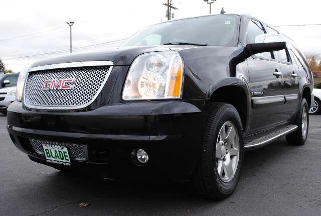 2007 GMC Yukon XL EX Sedan 4D