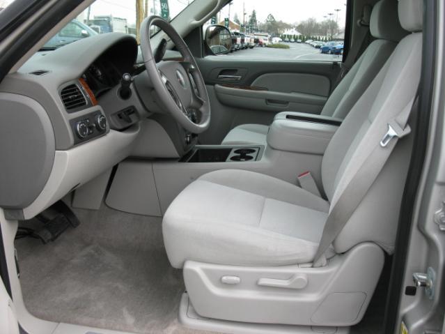 2007 GMC Yukon XL CLUB CAB 131 WB SLT