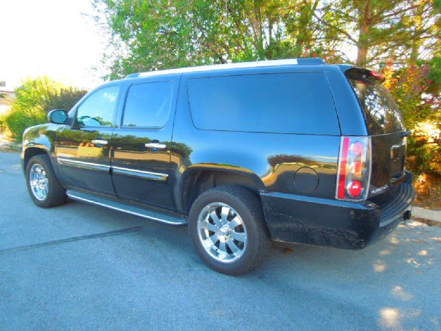 2007 GMC Yukon XL LS 2500hd CREW CAB 4X4 Diesel